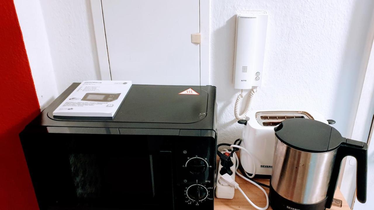 Room In City Center Halle With Shared Bathroom & Kitchen - Free Wifi, Netflix, Ipad & Ground Floor Eksteriør bilde