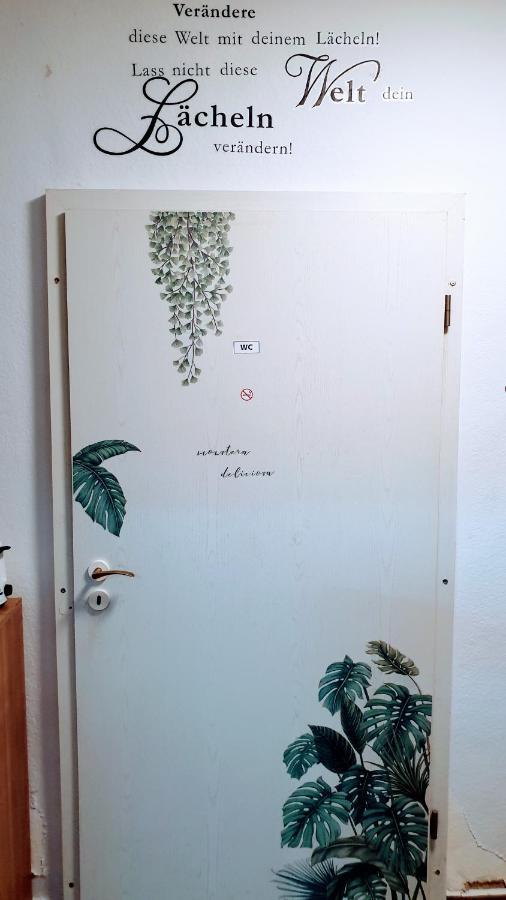 Room In City Center Halle With Shared Bathroom & Kitchen - Free Wifi, Netflix, Ipad & Ground Floor Eksteriør bilde