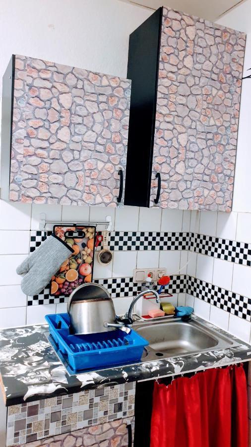 Room In City Center Halle With Shared Bathroom & Kitchen - Free Wifi, Netflix, Ipad & Ground Floor Eksteriør bilde